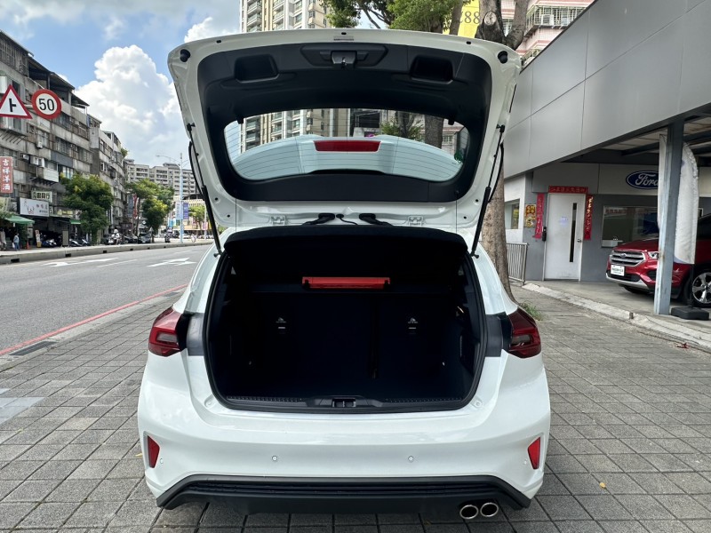 Ford/福特  Focus Ford 2025年  Focus st-line vignale (白) | 新北市汽車商業同業公會｜TACA優良車商聯盟｜中古、二手車買車賣車公會認證保固
