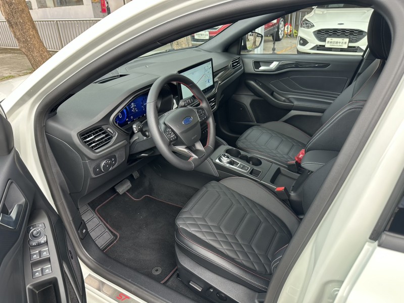 Ford/福特  Focus Ford 2025年  Focus st-line vignale (白) | 新北市汽車商業同業公會｜TACA優良車商聯盟｜中古、二手車買車賣車公會認證保固