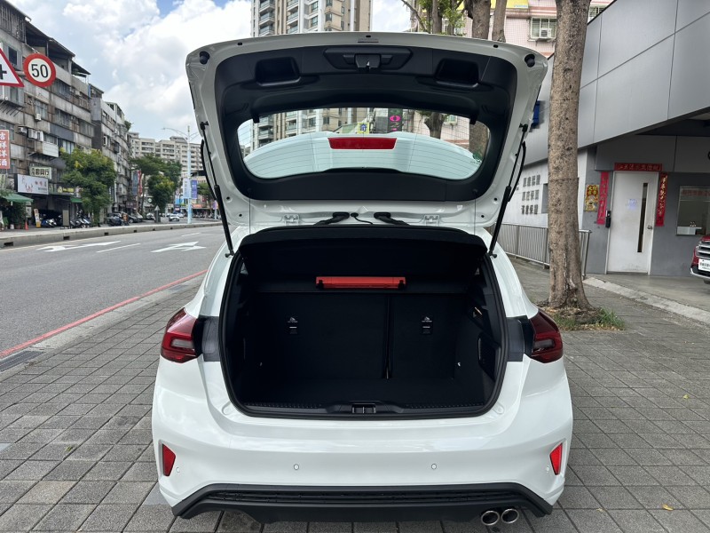 Ford/福特  Focus Ford 2025年  Focus st-line vignale (白) | 新北市汽車商業同業公會｜TACA優良車商聯盟｜中古、二手車買車賣車公會認證保固