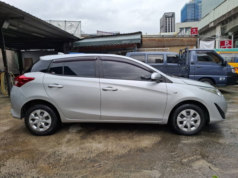 Toyota  Yaris 2018 Toyota Yaris 1.5L 銀色 | 新北市汽車商業同業公會｜TACA優良車商聯盟｜中古、二手車買車賣車公會認證保固