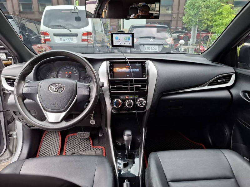 Toyota  Yaris 2018 Toyota Yaris 1.5L 銀色 | 新北市汽車商業同業公會｜TACA優良車商聯盟｜中古、二手車買車賣車公會認證保固