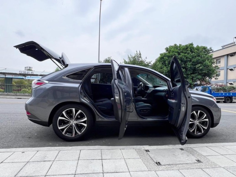 Lexus  RX 跑少 油電 原版件 無待修 | 新北市汽車商業同業公會｜TACA優良車商聯盟｜中古、二手車買車賣車公會認證保固