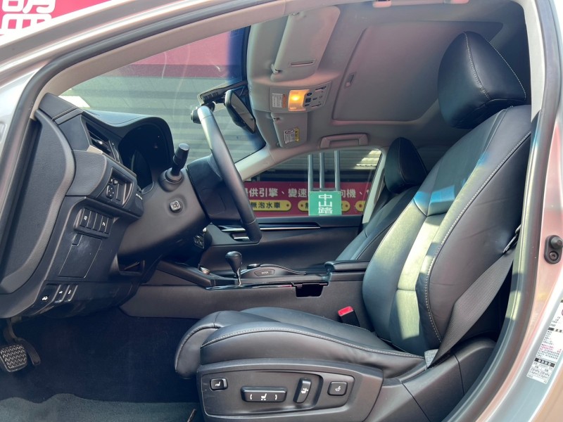 Lexus  ES ES300H豪華版 7萬換大電池 | 新北市汽車商業同業公會｜TACA優良車商聯盟｜中古、二手車買車賣車公會認證保固