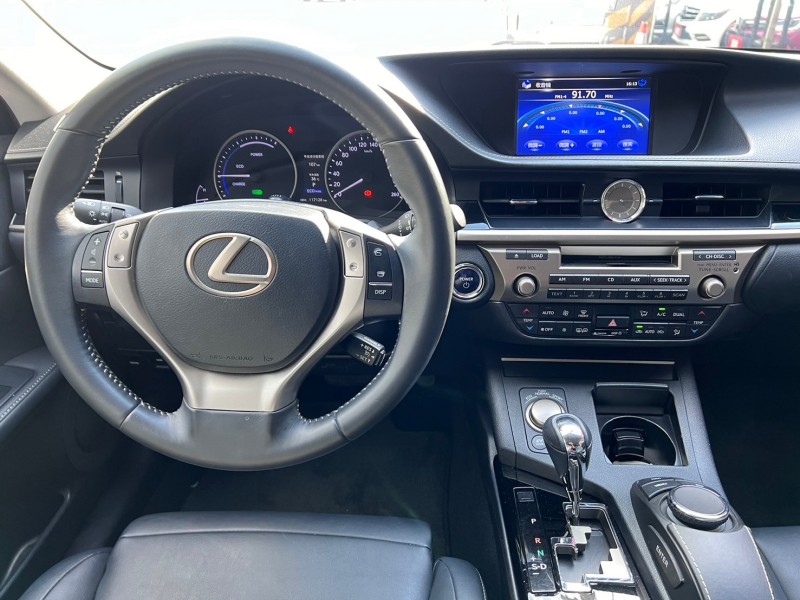 Lexus  ES ES300H豪華版 7萬換大電池 | 新北市汽車商業同業公會｜TACA優良車商聯盟｜中古、二手車買車賣車公會認證保固
