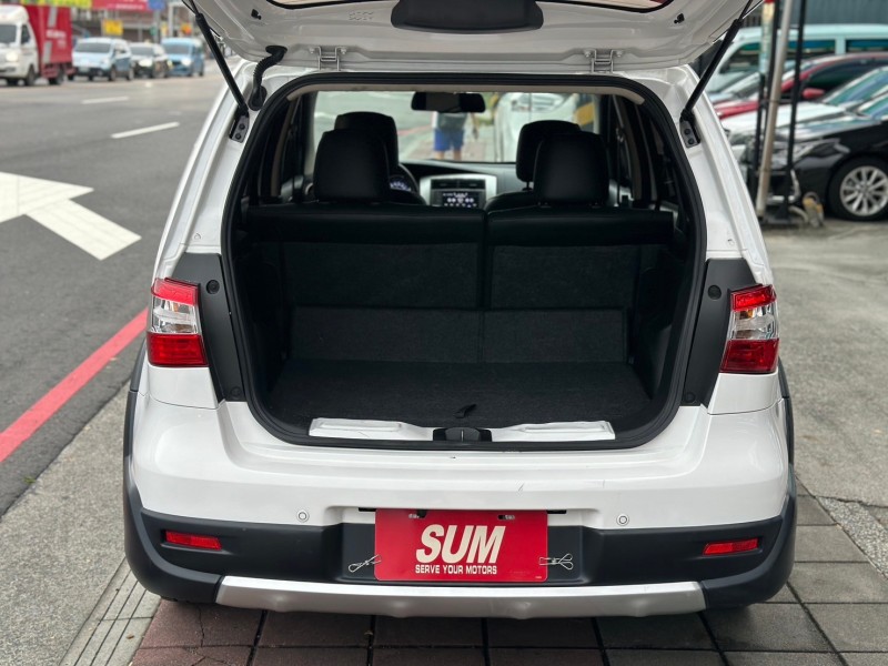 Nissan  Livina 免鑰匙 恆溫 | 新北市汽車商業同業公會｜TACA優良車商聯盟｜中古、二手車買車賣車公會認證保固