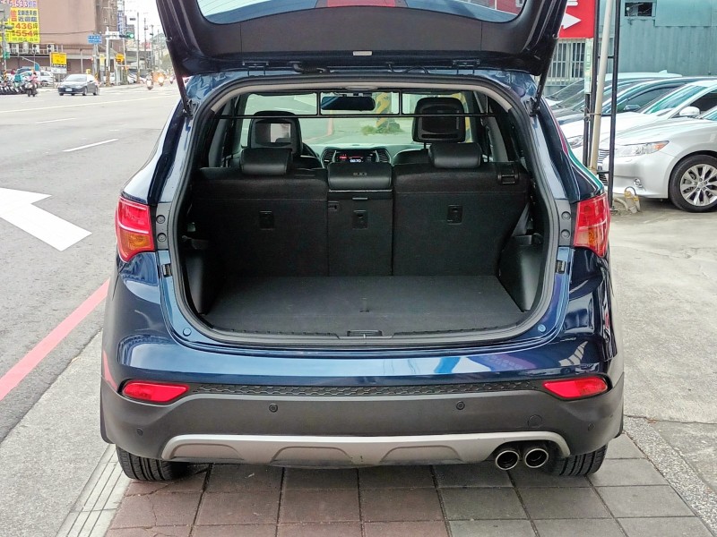 Hyundai  Santa Fe 汽油版 | 新北市汽車商業同業公會｜TACA優良車商聯盟｜中古、二手車買車賣車公會認證保固