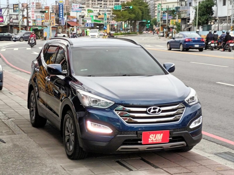 Hyundai  Santa Fe 汽油版 | 新北市汽車商業同業公會｜TACA優良車商聯盟｜中古、二手車買車賣車公會認證保固