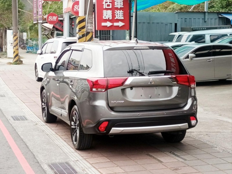 Mitsubishi  Outlander 安全型、主動跟車 | 新北市汽車商業同業公會｜TACA優良車商聯盟｜中古、二手車買車賣車公會認證保固