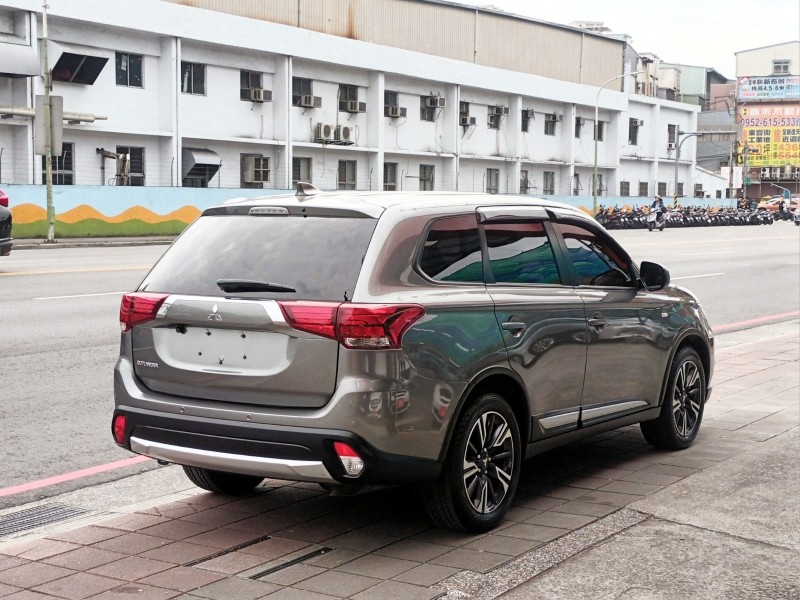 Mitsubishi  Outlander 安全型、主動跟車 | 新北市汽車商業同業公會｜TACA優良車商聯盟｜中古、二手車買車賣車公會認證保固