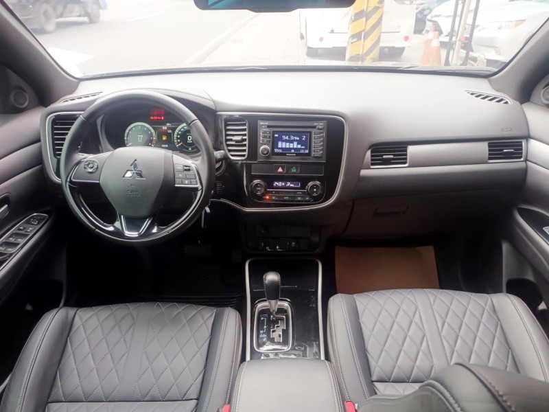 Mitsubishi  Outlander 安全型、主動跟車 | 新北市汽車商業同業公會｜TACA優良車商聯盟｜中古、二手車買車賣車公會認證保固