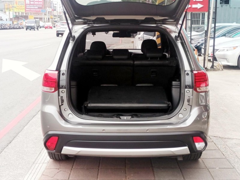 Mitsubishi  Outlander 安全型、主動跟車 | 新北市汽車商業同業公會｜TACA優良車商聯盟｜中古、二手車買車賣車公會認證保固