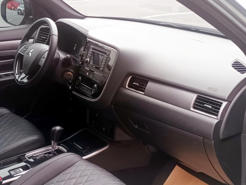 Mitsubishi  Outlander 安全型、主動跟車 | 新北市汽車商業同業公會｜TACA優良車商聯盟｜中古、二手車買車賣車公會認證保固