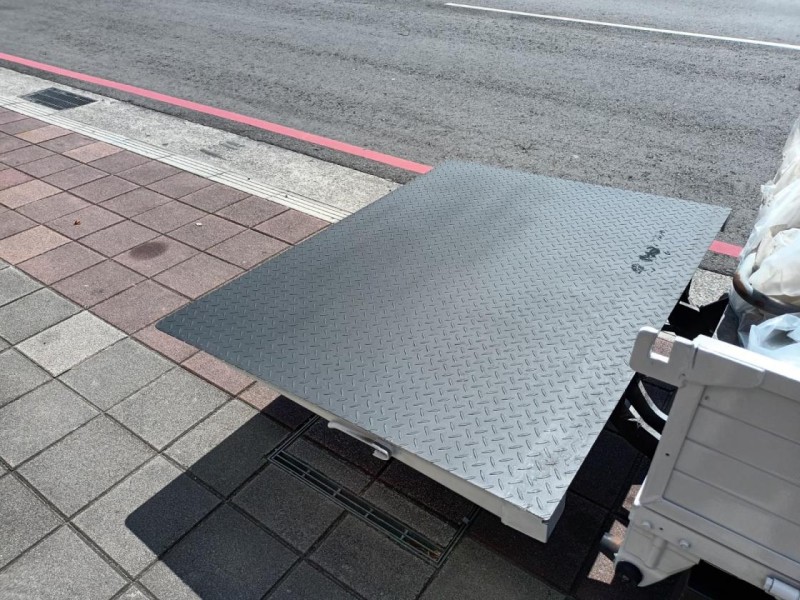 Mitsubishi  Veryca 凌利尾門 | 新北市汽車商業同業公會｜TACA優良車商聯盟｜中古、二手車買車賣車公會認證保固