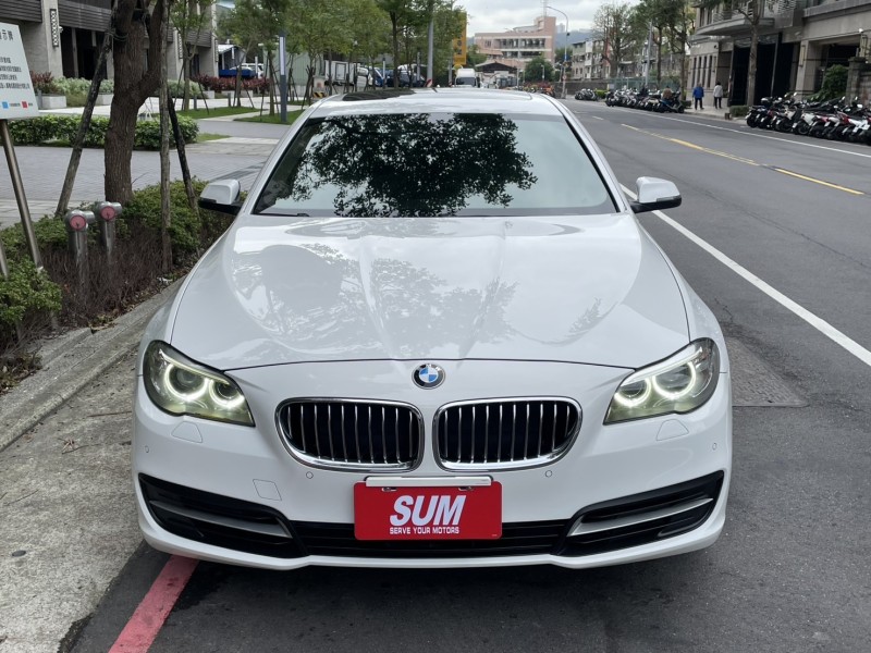 BMW/ 寶馬  5 SERIES  520i 實價刊登★總代理520i小改款 鏈條已換 原版件 免鑰 天窗 記憶電動椅 電尾門 | 新北市汽車商業同業公會｜TACA優良車商聯盟｜中古、二手車買車賣車公會認證保固
