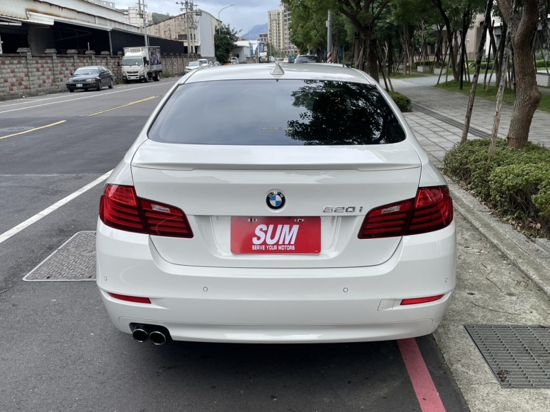 BMW/ 寶馬  5 SERIES  520i 實價刊登★總代理520i小改款 鏈條已換 原版件 免鑰 天窗 記憶電動椅 電尾門 | 新北市汽車商業同業公會｜TACA優良車商聯盟｜中古、二手車買車賣車公會認證保固