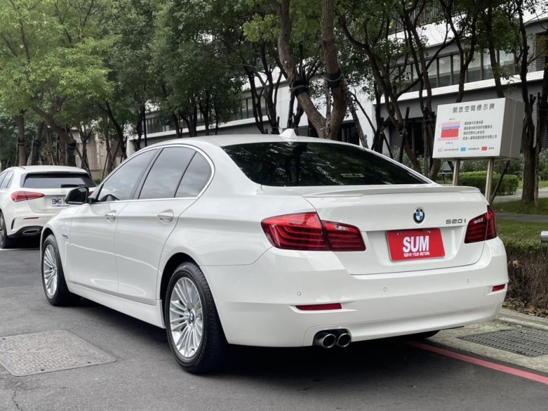 BMW/ 寶馬  5 SERIES  520i 實價刊登★總代理520i小改款 鏈條已換 原版件 免鑰 天窗 記憶電動椅 電尾門 | 新北市汽車商業同業公會｜TACA優良車商聯盟｜中古、二手車買車賣車公會認證保固