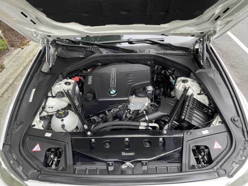 BMW/ 寶馬  5 SERIES  520i 實價刊登★總代理520i小改款 鏈條已換 原版件 免鑰 天窗 記憶電動椅 電尾門 | 新北市汽車商業同業公會｜TACA優良車商聯盟｜中古、二手車買車賣車公會認證保固