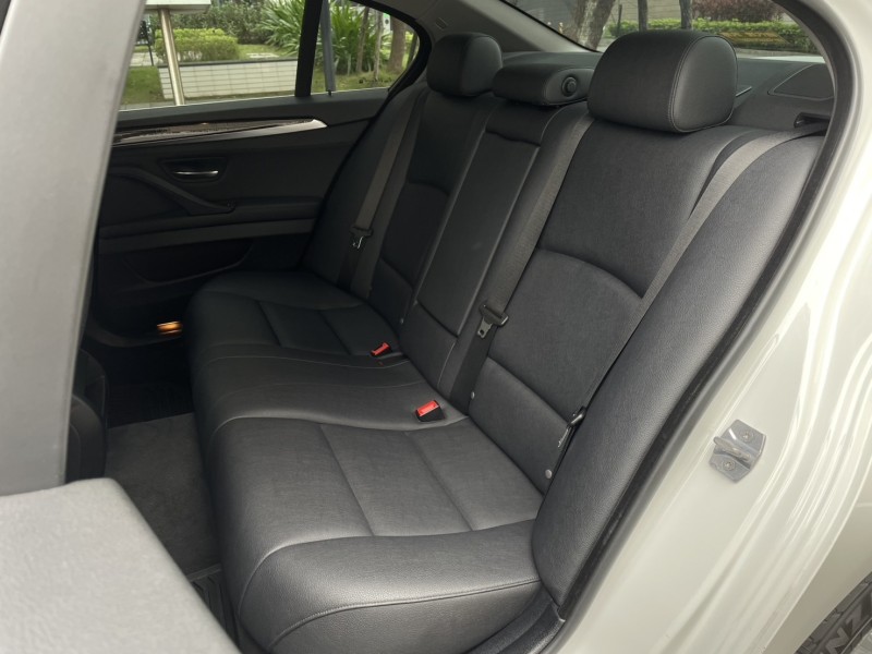 BMW/ 寶馬  5 SERIES  520i 實價刊登★總代理520i小改款 鏈條已換 原版件 免鑰 天窗 記憶電動椅 電尾門 | 新北市汽車商業同業公會｜TACA優良車商聯盟｜中古、二手車買車賣車公會認證保固