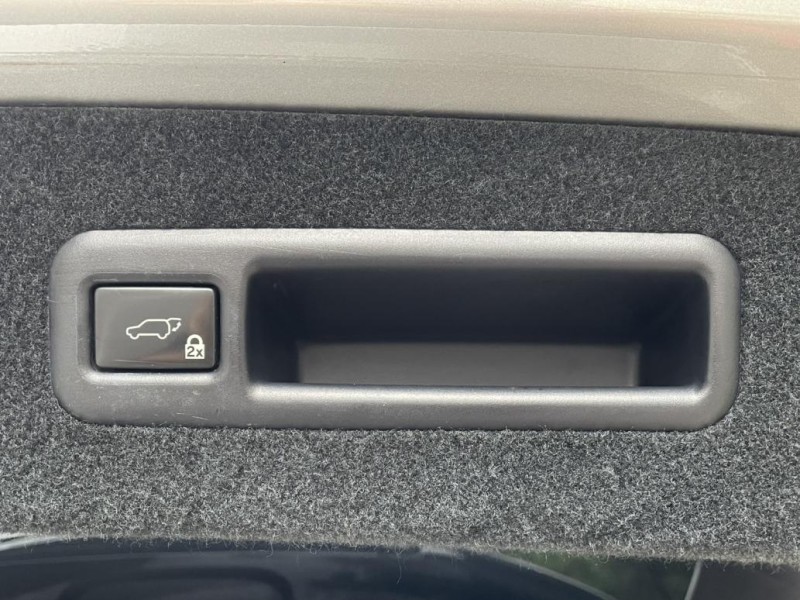 Lexus  RX 實價刊登★稀有RX450HL 油電七人座 免鑰摸門 跟車 盲點 電動尾門 影音 | 新北市汽車商業同業公會｜TACA優良車商聯盟｜中古、二手車買車賣車公會認證保固