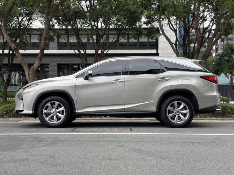 Lexus  RX 實價刊登★稀有RX450HL 油電七人座 免鑰摸門 跟車 盲點 電動尾門 影音 | 新北市汽車商業同業公會｜TACA優良車商聯盟｜中古、二手車買車賣車公會認證保固