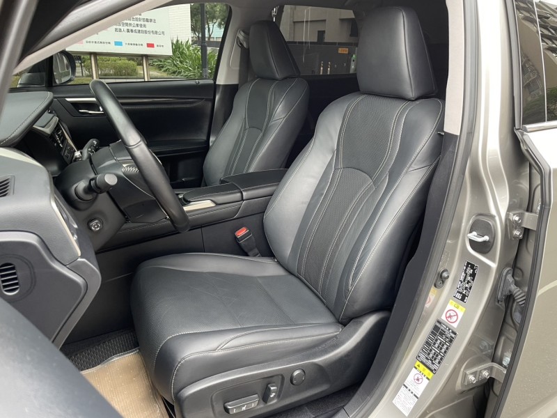 Lexus  RX 實價刊登★稀有RX450HL 油電七人座 免鑰摸門 跟車 盲點 電動尾門 影音 | 新北市汽車商業同業公會｜TACA優良車商聯盟｜中古、二手車買車賣車公會認證保固