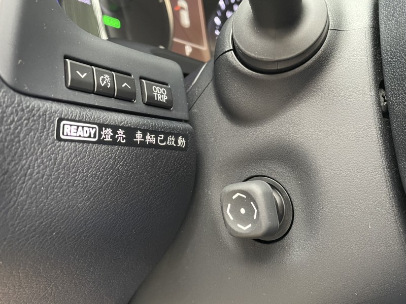 Lexus  RX 實價刊登★稀有RX450HL 油電七人座 免鑰摸門 跟車 盲點 電動尾門 影音 | 新北市汽車商業同業公會｜TACA優良車商聯盟｜中古、二手車買車賣車公會認證保固