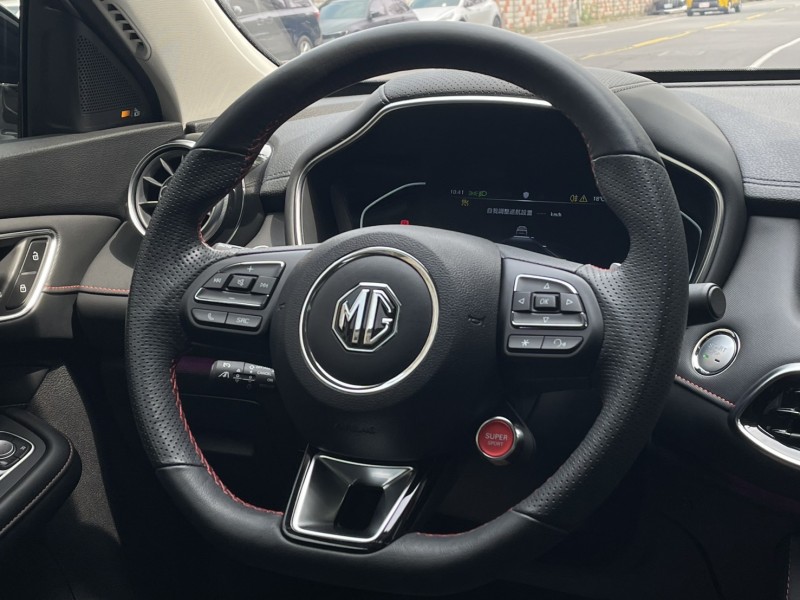 MG  HS 實價刊登★HS旗艦版 一手車低里程原廠保固中 免鑰 跟車 全景 多功能影音 環景 | 新北市汽車商業同業公會｜TACA優良車商聯盟｜中古、二手車買車賣車公會認證保固