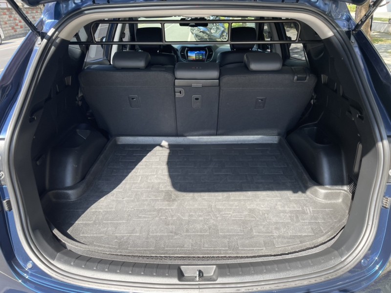 Hyundai  Santa Fe 實價刊登★柴油休旅始祖 一手車 低里程 原版件 定速 分區恆溫 安卓機 便宜實惠 | 新北市汽車商業同業公會｜TACA優良車商聯盟｜中古、二手車買車賣車公會認證保固