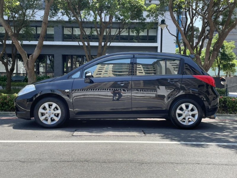 Nissan  Tiida 實價刊登★五門掀背 稀有超低里程 免鑰 定速 改安卓機 360環景影像 魔術空間 | 新北市汽車商業同業公會｜TACA優良車商聯盟｜中古、二手車買車賣車公會認證保固