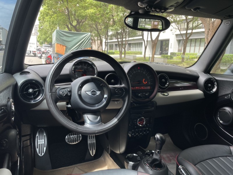 MINI  Clubman 實價刊登★50周年R55限量特仕版 總代理 低里程 i-key 定速 收藏家釋出 | 新北市汽車商業同業公會｜TACA優良車商聯盟｜中古、二手車買車賣車公會認證保固