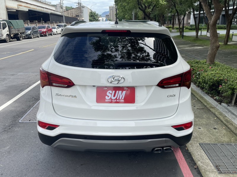 Hyundai  Santa Fe 實價刊登★小改款極美跑少 5+2人座 認證原版件 定速 恆溫 電動椅 多功能影音 | 新北市汽車商業同業公會｜TACA優良車商聯盟｜中古、二手車買車賣車公會認證保固