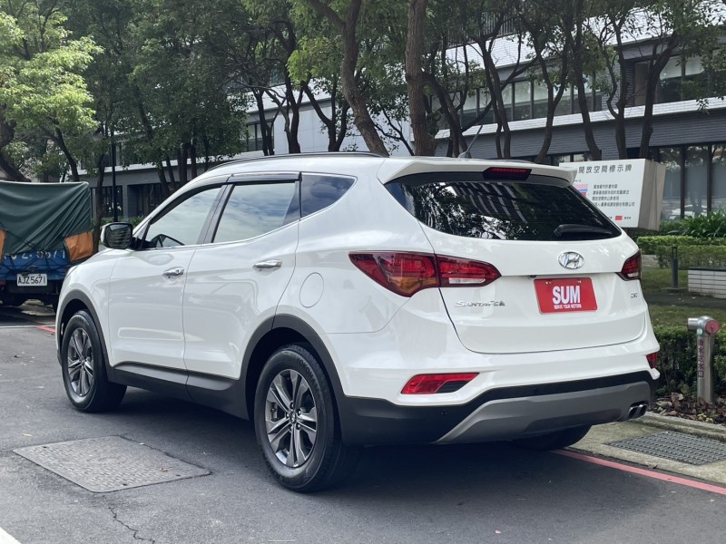 Hyundai  Santa Fe 實價刊登★小改款極美跑少 5+2人座 認證原版件 定速 恆溫 電動椅 多功能影音 | 新北市汽車商業同業公會｜TACA優良車商聯盟｜中古、二手車買車賣車公會認證保固