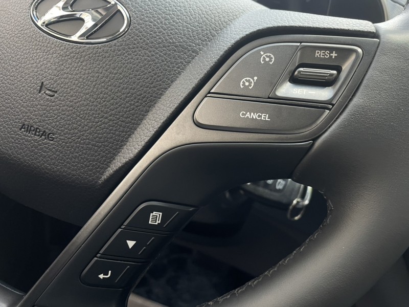 Hyundai  Santa Fe 實價刊登★小改款極美跑少 5+2人座 認證原版件 定速 恆溫 電動椅 多功能影音 | 新北市汽車商業同業公會｜TACA優良車商聯盟｜中古、二手車買車賣車公會認證保固
