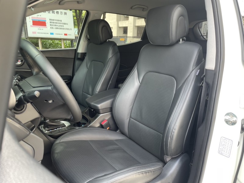 Hyundai  Santa Fe 實價刊登★小改款極美跑少 5+2人座 認證原版件 定速 恆溫 電動椅 多功能影音 | 新北市汽車商業同業公會｜TACA優良車商聯盟｜中古、二手車買車賣車公會認證保固