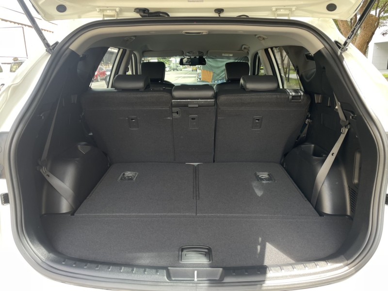 Hyundai  Santa Fe 實價刊登★小改款極美跑少 5+2人座 認證原版件 定速 恆溫 電動椅 多功能影音 | 新北市汽車商業同業公會｜TACA優良車商聯盟｜中古、二手車買車賣車公會認證保固