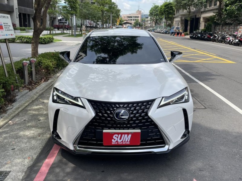 Lexus  UX250h 實價刊登★20年式UX250豪華款 免鑰摸門 跟車 盲點 電尾門 CarPlay | 新北市汽車商業同業公會｜TACA優良車商聯盟｜中古、二手車買車賣車公會認證保固