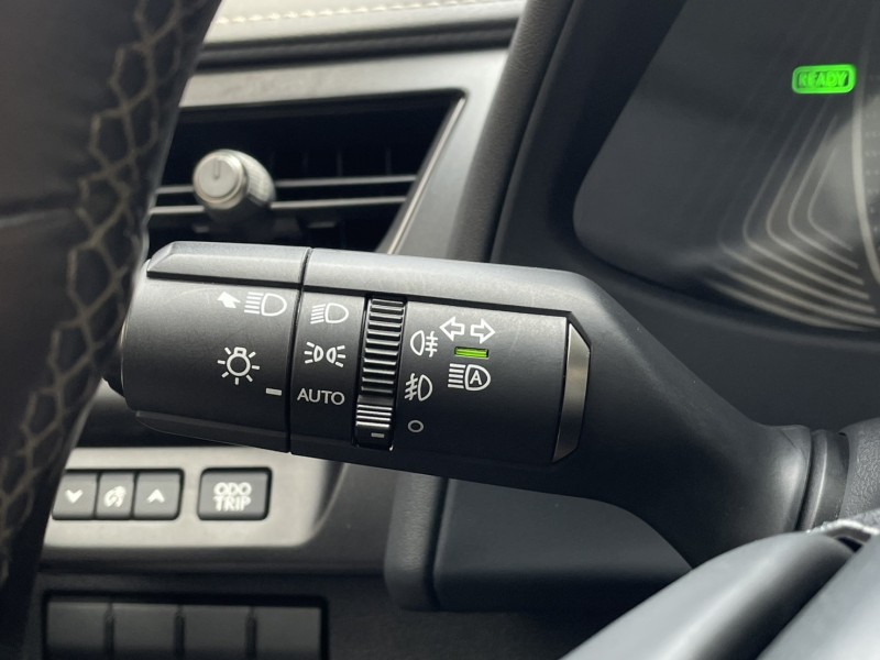 Lexus  UX250h 實價刊登★20年式UX250豪華款 免鑰摸門 跟車 盲點 電尾門 CarPlay | 新北市汽車商業同業公會｜TACA優良車商聯盟｜中古、二手車買車賣車公會認證保固