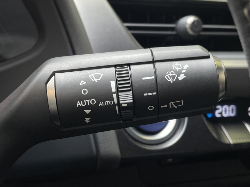 Lexus  UX250h 實價刊登★20年式UX250豪華款 免鑰摸門 跟車 盲點 電尾門 CarPlay | 新北市汽車商業同業公會｜TACA優良車商聯盟｜中古、二手車買車賣車公會認證保固