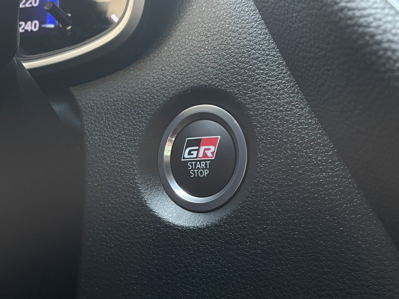 Toyota  Altis 實價刊登★稀有低里程GR運動版 全速域跟車 空力套件 黑天篷 原版件 原廠保固中 | 新北市汽車商業同業公會｜TACA優良車商聯盟｜中古、二手車買車賣車公會認證保固