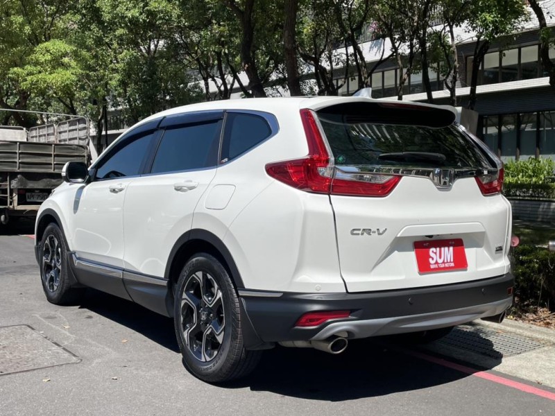 Honda  CR-V 實價刊登★19式 一手原廠保養低里程 ACC跟車 免鑰摸門 快撥 分區溫控 影音 | 新北市汽車商業同業公會｜TACA優良車商聯盟｜中古、二手車買車賣車公會認證保固