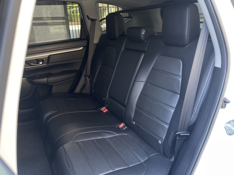 Honda  CR-V 實價刊登★19式 一手原廠保養低里程 ACC跟車 免鑰摸門 快撥 分區溫控 影音 | 新北市汽車商業同業公會｜TACA優良車商聯盟｜中古、二手車買車賣車公會認證保固
