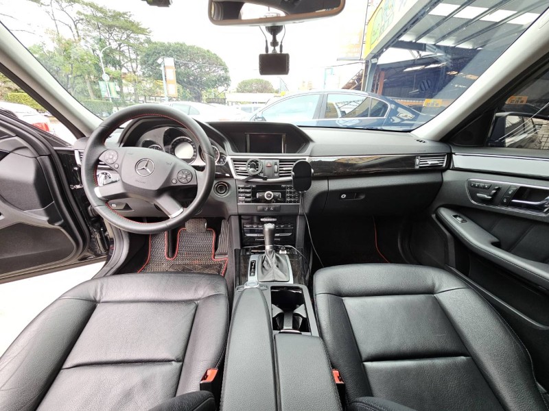 Mercedes-Benz/賓士   E-CLASS  E200 天窗.雙電動椅.氣氛燈.認證保固 | 新北市汽車商業同業公會｜TACA優良車商聯盟｜中古、二手車買車賣車公會認證保固