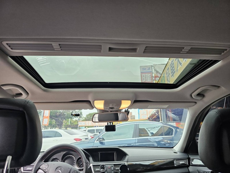 Mercedes-Benz/賓士   E-CLASS  E200 天窗.雙電動椅.氣氛燈.認證保固 | 新北市汽車商業同業公會｜TACA優良車商聯盟｜中古、二手車買車賣車公會認證保固