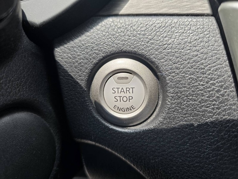 Nissan  Tiida I-KEY.環景.盲點.純跑5.5萬公里 | 新北市汽車商業同業公會｜TACA優良車商聯盟｜中古、二手車買車賣車公會認證保固