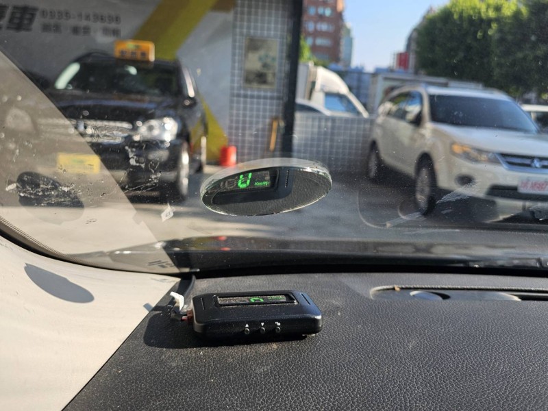 Nissan  Tiida I-KEY.恆溫.安卓機.定速 | 新北市汽車商業同業公會｜TACA優良車商聯盟｜中古、二手車買車賣車公會認證保固