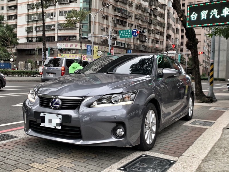 Lexus Ct0h Ct0h 小資代步車省油好開方便高級代步車首選不用半百帶回家 新北市汽車商業同業公會 Taca優良車商聯盟 中古 二手車 買車賣車公會認證保固