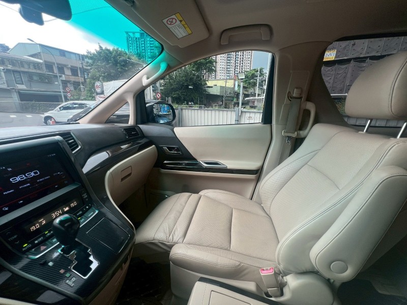 Toyota  ALPHARD 鎵町車業商行 | 新北市汽車商業同業公會｜TACA優良車商聯盟｜中古、二手車買車賣車公會認證保固