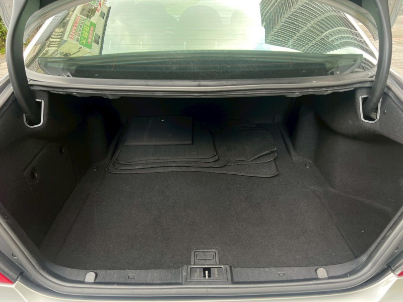Mercedes-Benz/賓士   E-CLASS  E280 鎵町車業商行 | 新北市汽車商業同業公會｜TACA優良車商聯盟｜中古、二手車買車賣車公會認證保固