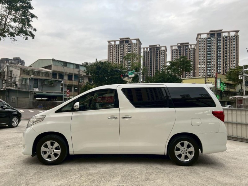Toyota  ALPHARD 鎵町車業商行 | 新北市汽車商業同業公會｜TACA優良車商聯盟｜中古、二手車買車賣車公會認證保固