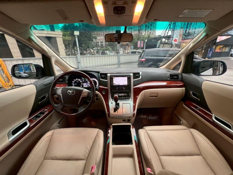 Toyota  ALPHARD 鎵町車業商行 | 新北市汽車商業同業公會｜TACA優良車商聯盟｜中古、二手車買車賣車公會認證保固